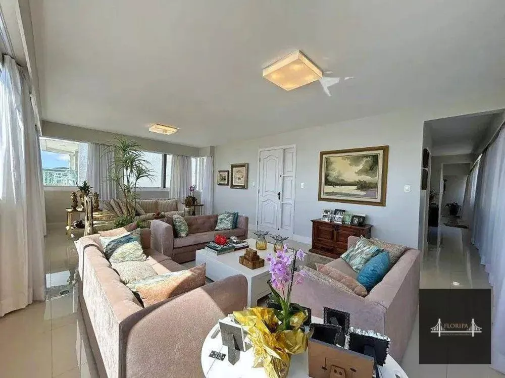 Cobertura, 3 quartos, 377 m² - Foto 4