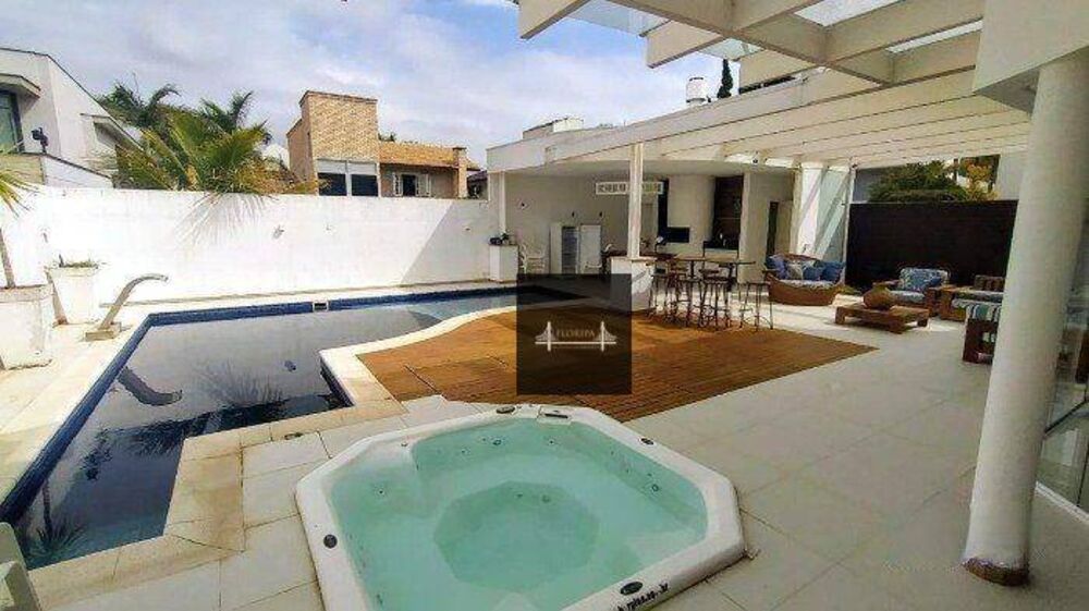 Casa à venda com 4 quartos, 400m² - Foto 1