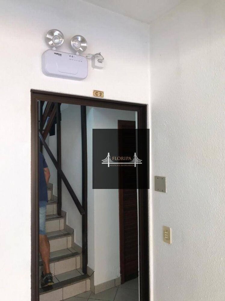 Apartamento à venda com 2 quartos, 63m² - Foto 4