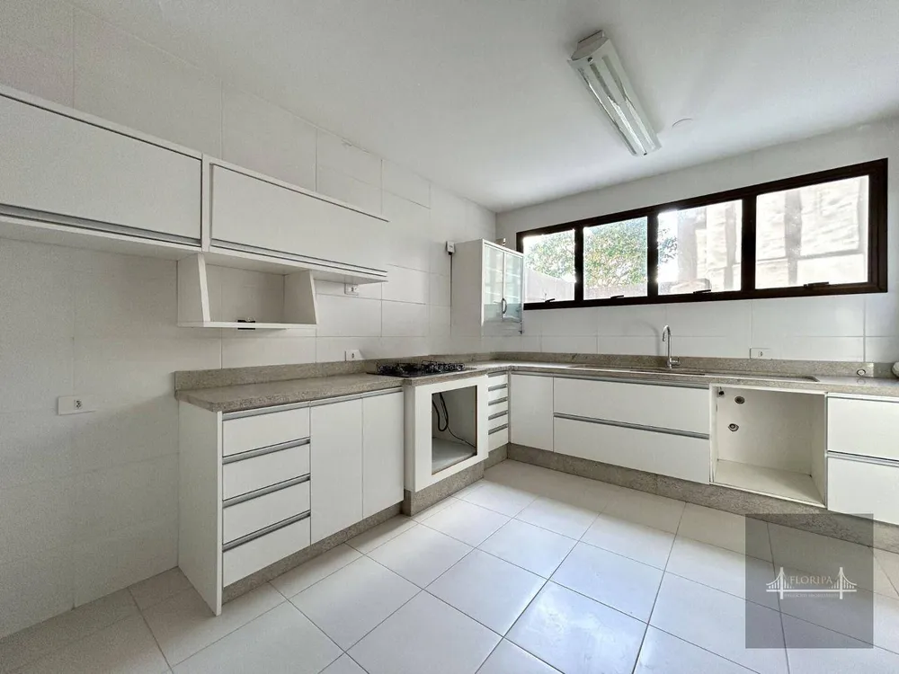 Casa, 7 quartos, 331 m² - Foto 1