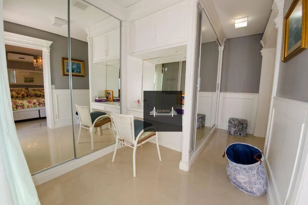 Cobertura, 3 quartos, 226 m² - Foto 11