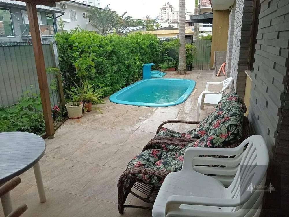 Casa, 3 quartos, 204 m² - Foto 1