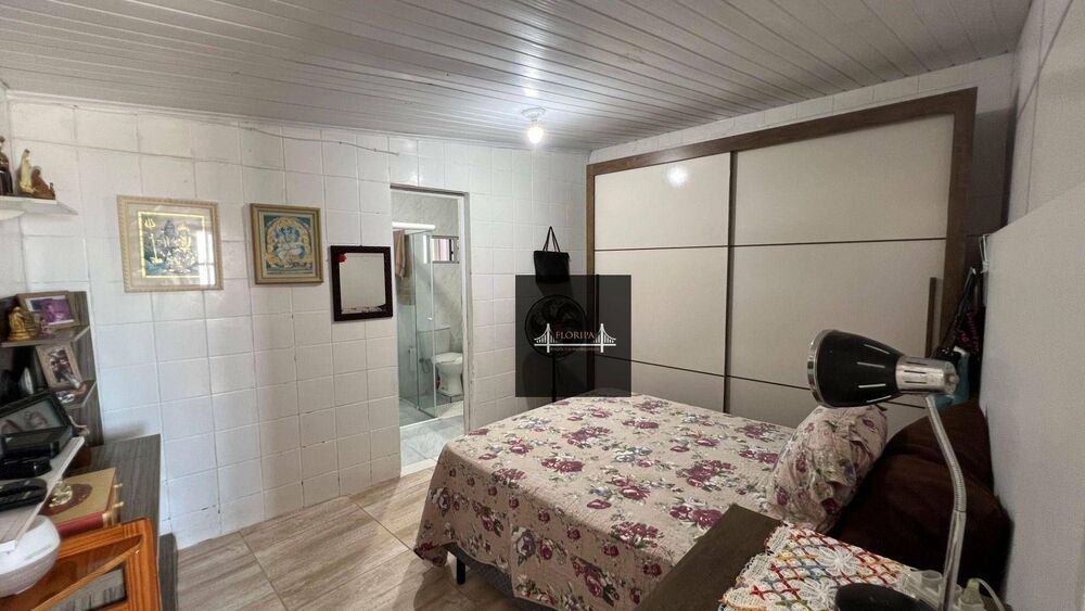 Casa à venda com 7 quartos, 235m² - Foto 6