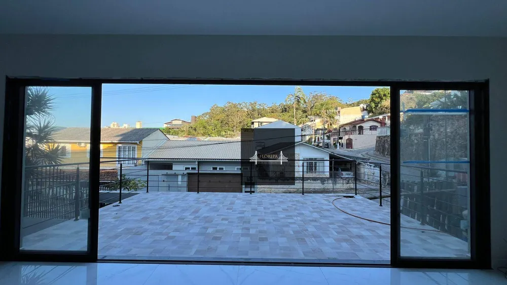 Casa, 3 quartos, 251 m² - Foto 2