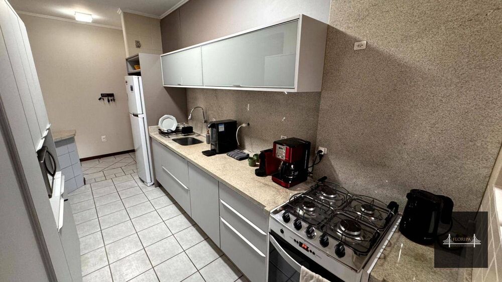 Apartamento à venda com 3 quartos, 97m² - Foto 3