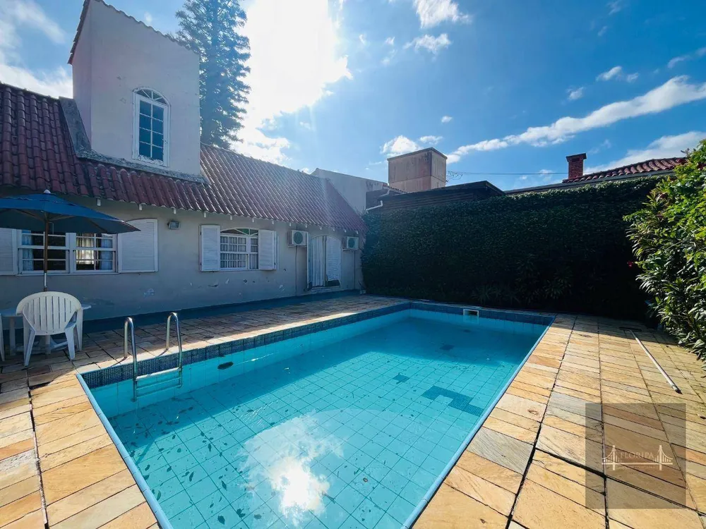 Casa, 3 quartos, 240 m² - Foto 1