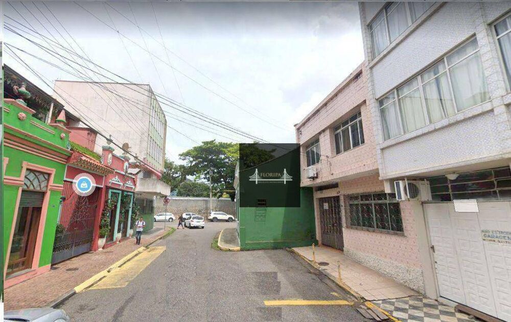 Casa à venda com 7 quartos, 170m² - Foto 3
