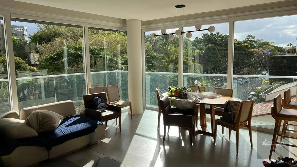 Apartamento, 3 quartos, 140 m² - Foto 1