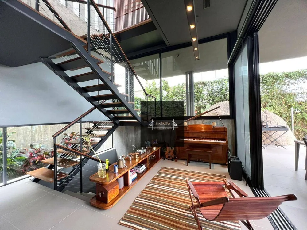 Casa, 3 quartos, 340 m² - Foto 1