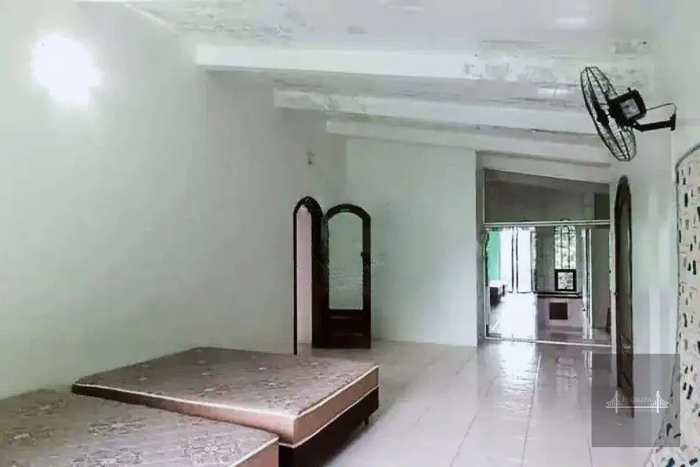 Casa, 6 quartos, 1400 m² - Foto 1