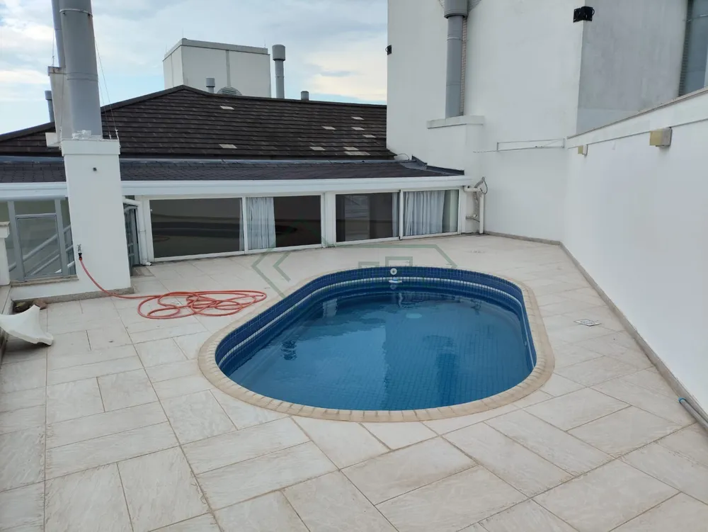 Cobertura, 3 quartos, 226 m² - Foto 2