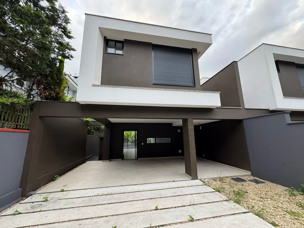 Casa, 4 quartos, 218 m² - Foto 1