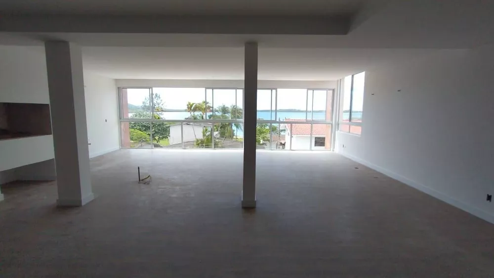 Casa à venda com 5 quartos, 427m² - Foto 2