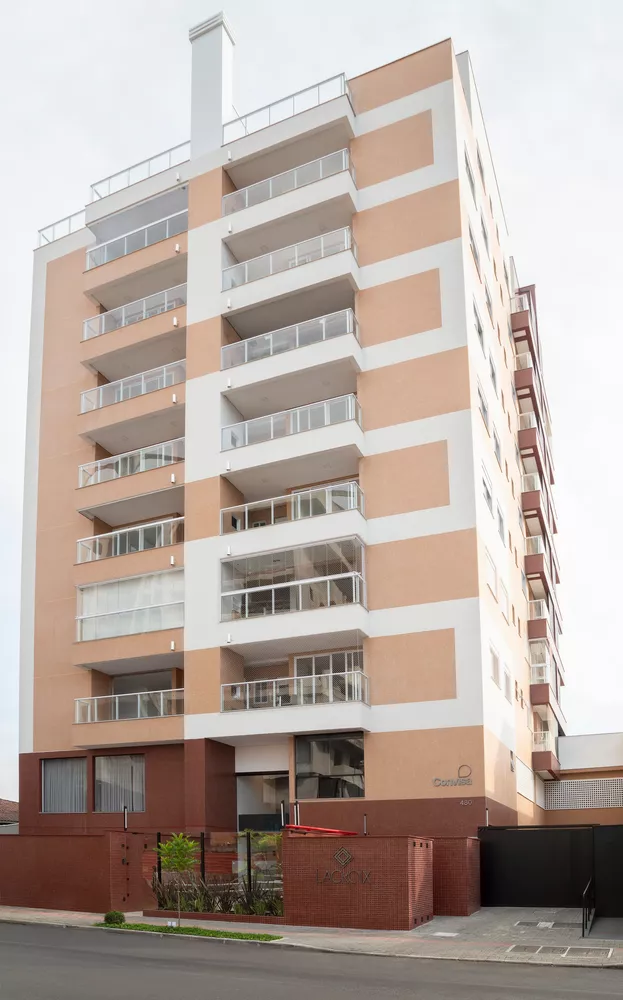 Apartamento à venda com 3 quartos, 135m² - Foto 1