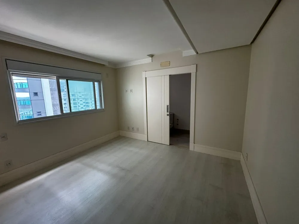 Apartamento, 3 quartos, 197 m² - Foto 5