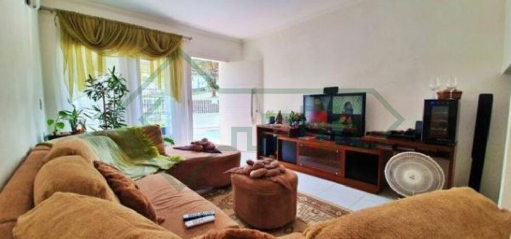 Casa à venda com 3 quartos - Foto 1