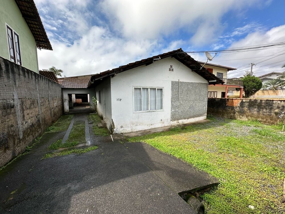 Casa à venda com 4 quartos - Foto 1