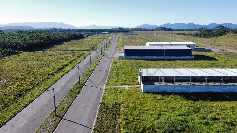 Loteamento e Condomínio, 1867 m² - Foto 2