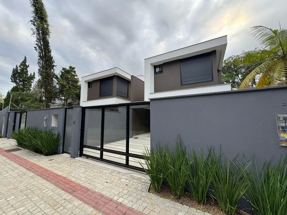 Casa, 4 quartos, 218 m² - Foto 2