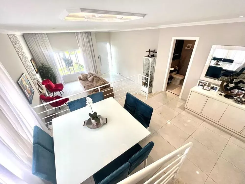 Casa de Condomínio à venda com 4 quartos, 255m² - Foto 3