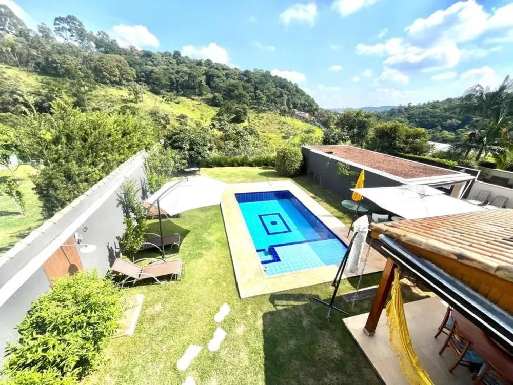 Casa de Condomínio à venda com 4 quartos, 255m² - Foto 1