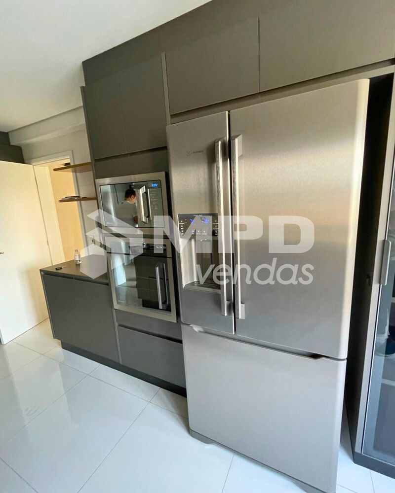 Apartamento, 3 quartos, 228 m² - Foto 1