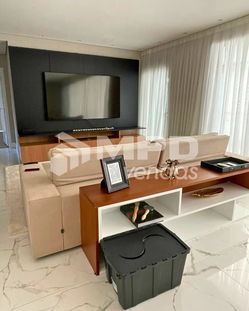 Apartamento, 3 quartos, 228 m² - Foto 1
