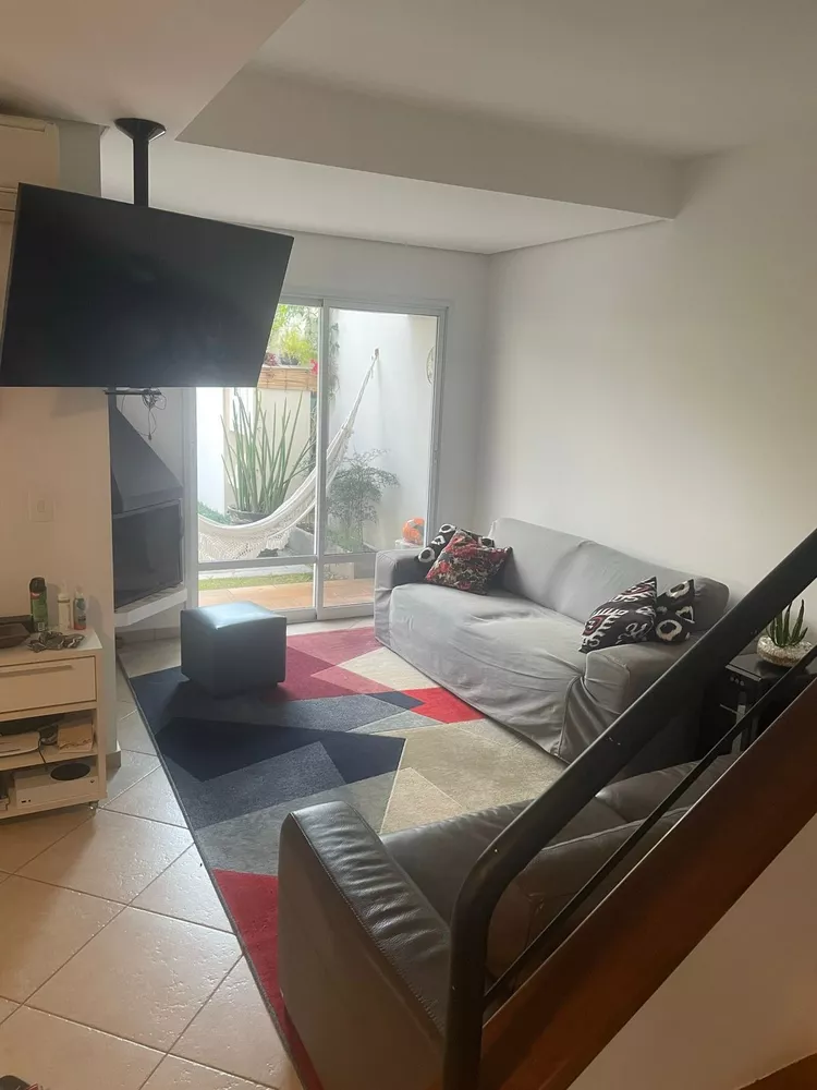 Casa de Condomínio à venda com 3 quartos, 210m² - Foto 2