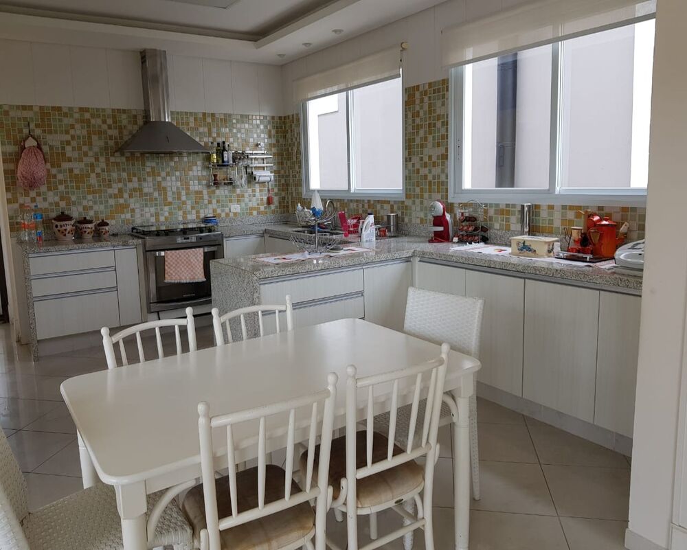 Casa de Condomínio à venda com 4 quartos, 600m² - Foto 2