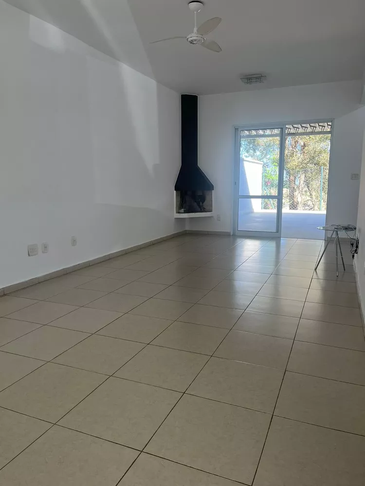 Casa de Condomínio à venda com 3 quartos, 224m² - Foto 3