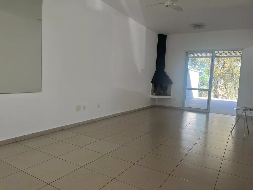 Casa de Condomínio à venda com 3 quartos, 224m² - Foto 2