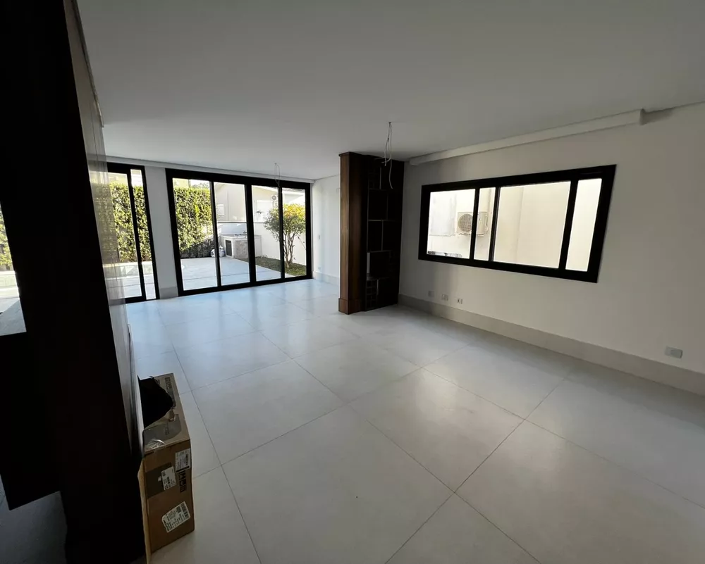 Casa de Condomínio à venda com 4 quartos, 435m² - Foto 8