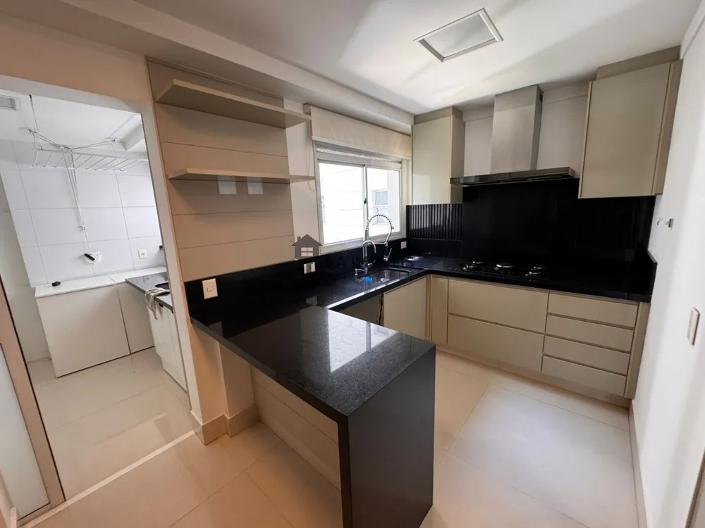 Apartamento, 3 quartos, 243 m² - Foto 2