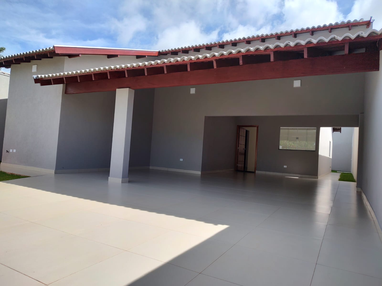 Casa à venda com 3 quartos, 180m² - Foto 1