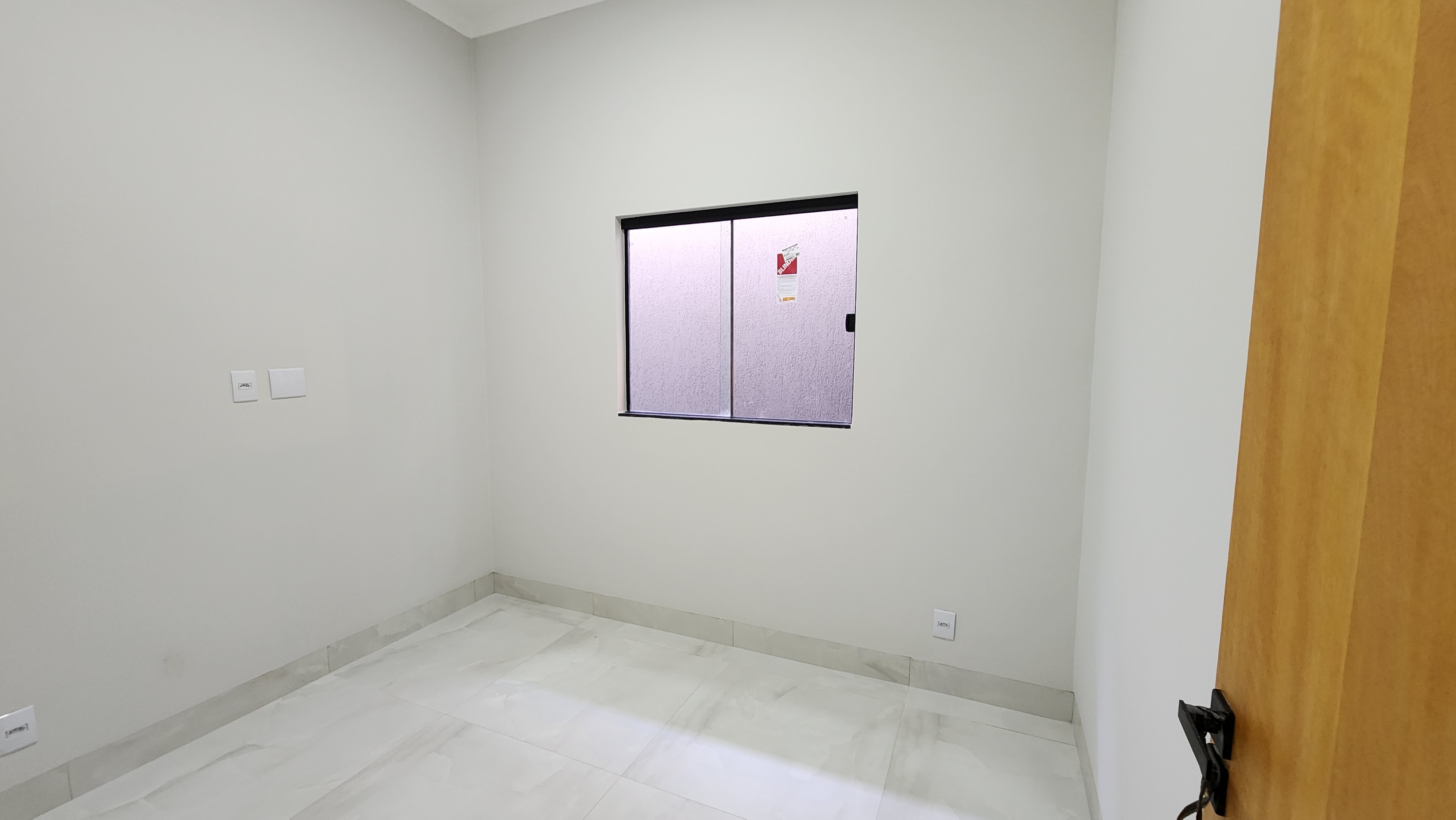 Casa à venda com 3 quartos, 100m² - Foto 2