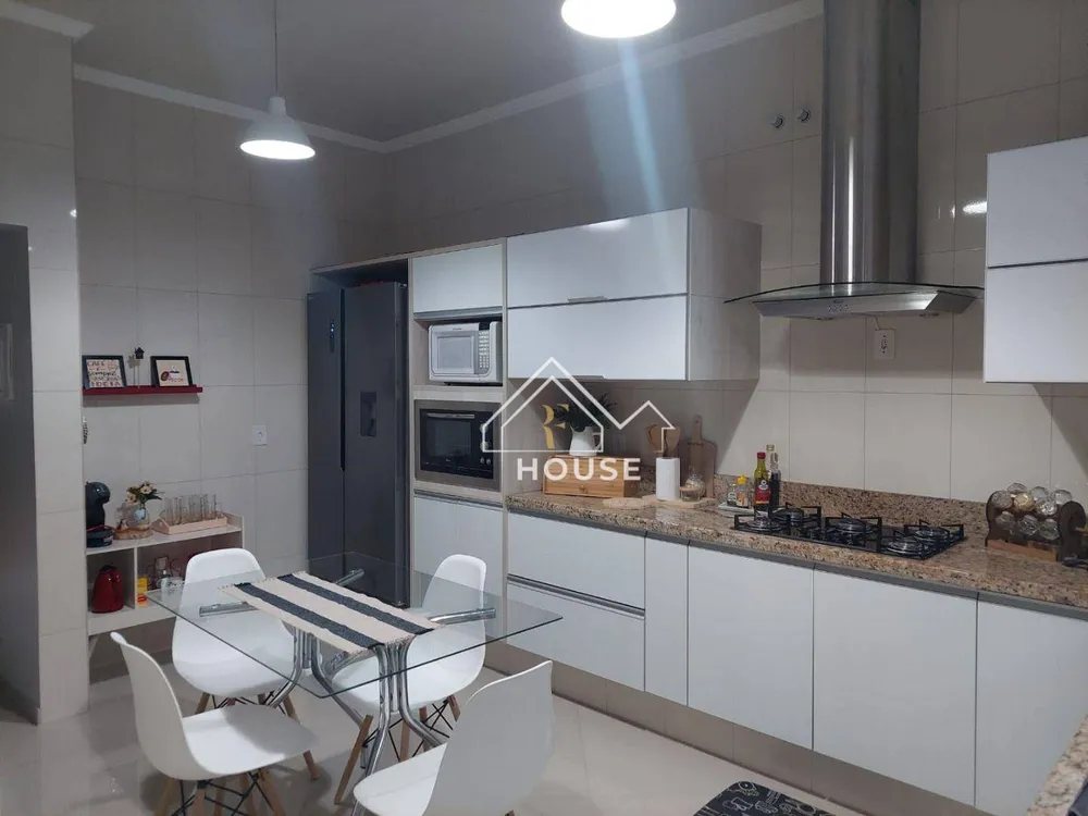 Sobrado, 4 quartos, 215 m² - Foto 4