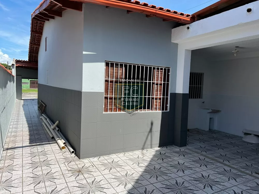 Casa à venda com 2 quartos, 152m² - Foto 1