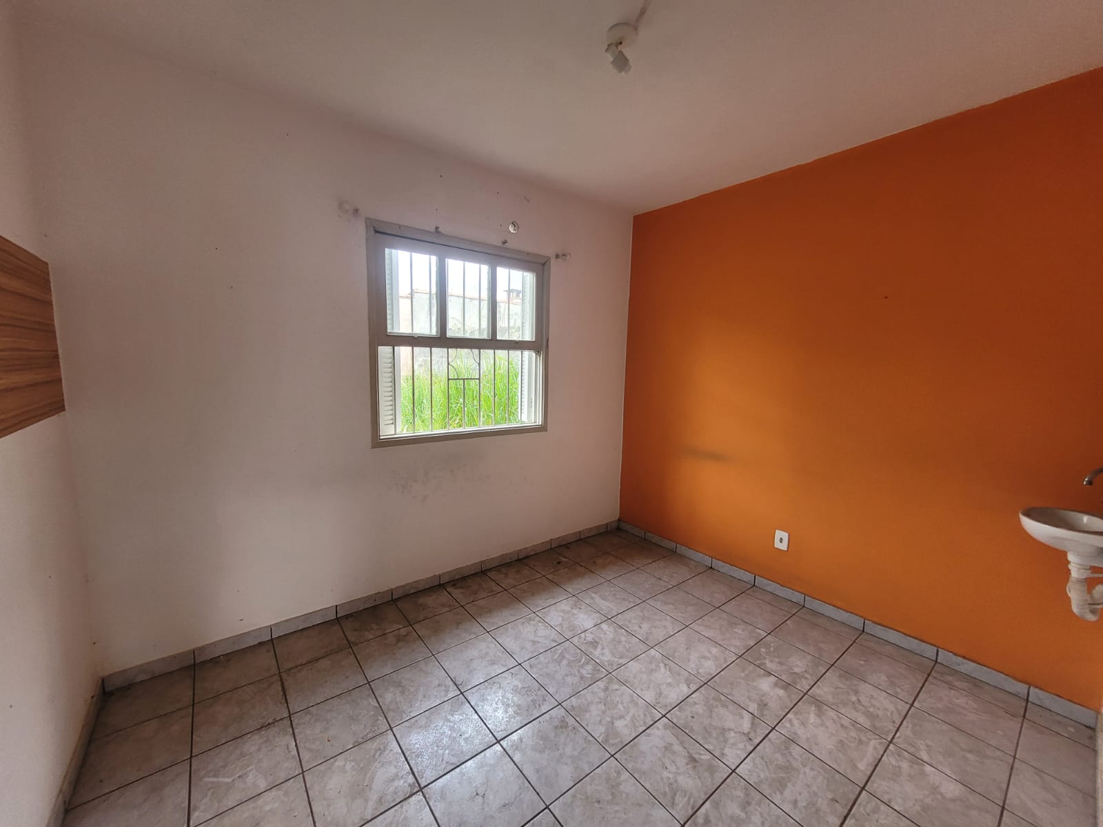 Casa à venda com 2 quartos, 70m² - Foto 3