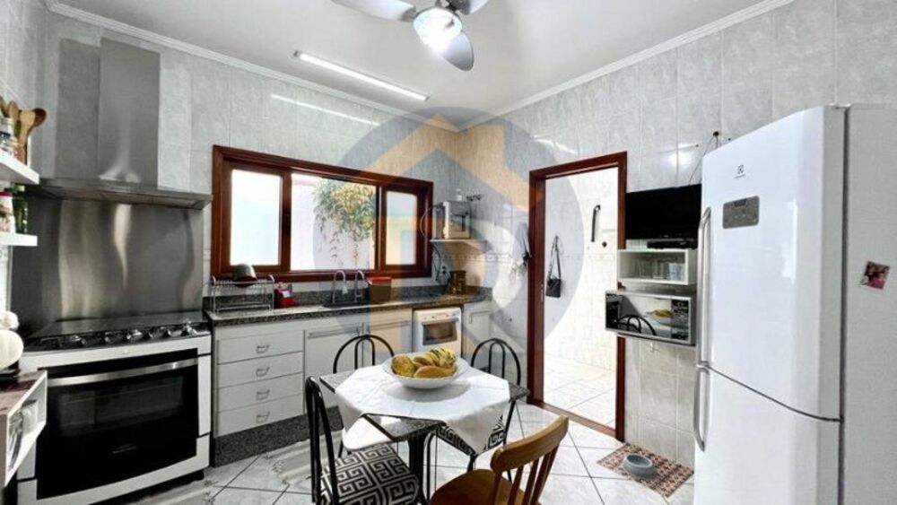 Casa à venda com 3 quartos - Foto 2