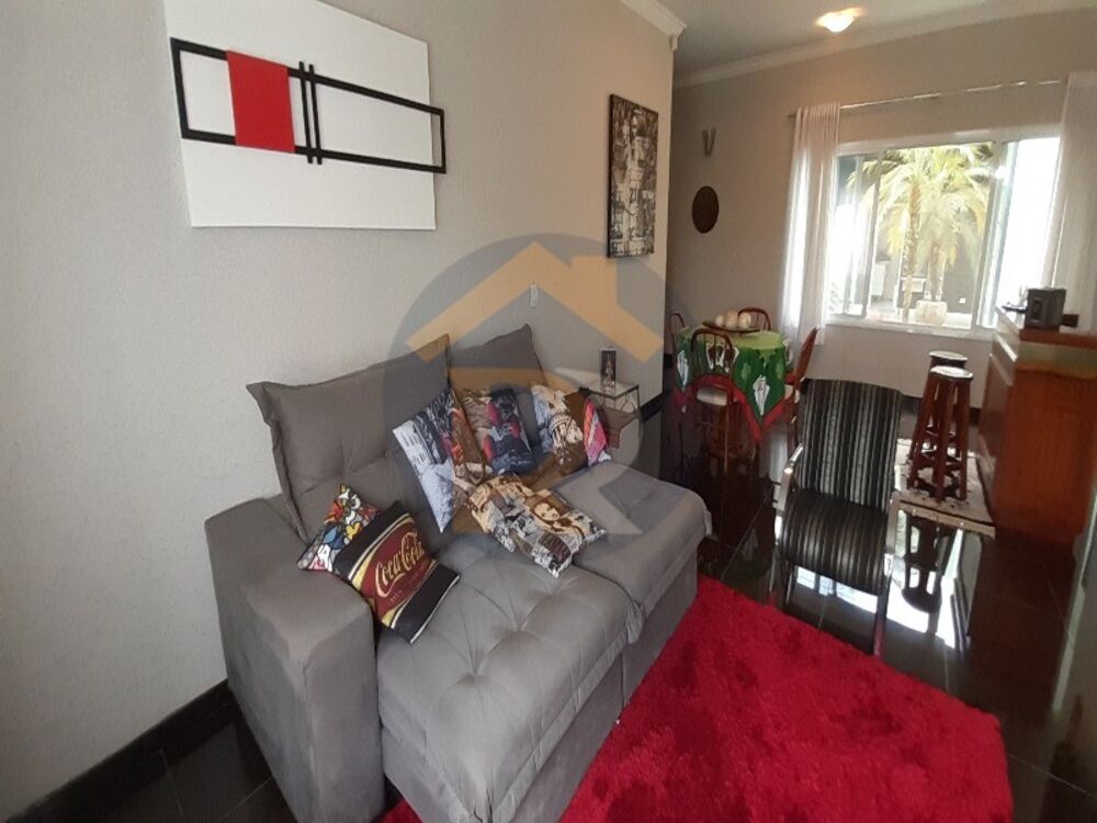 Casa à venda com 3 quartos, 1000m² - Foto 2