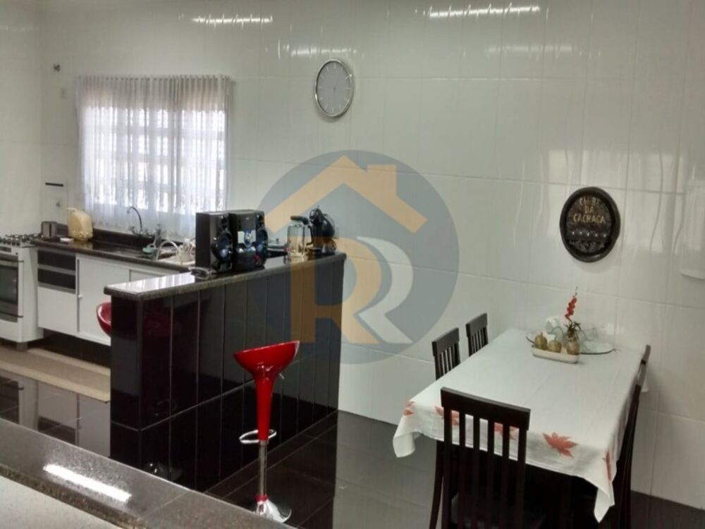 Casa à venda com 3 quartos, 1000m² - Foto 3