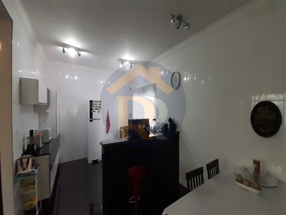 Casa à venda com 3 quartos, 1000m² - Foto 4