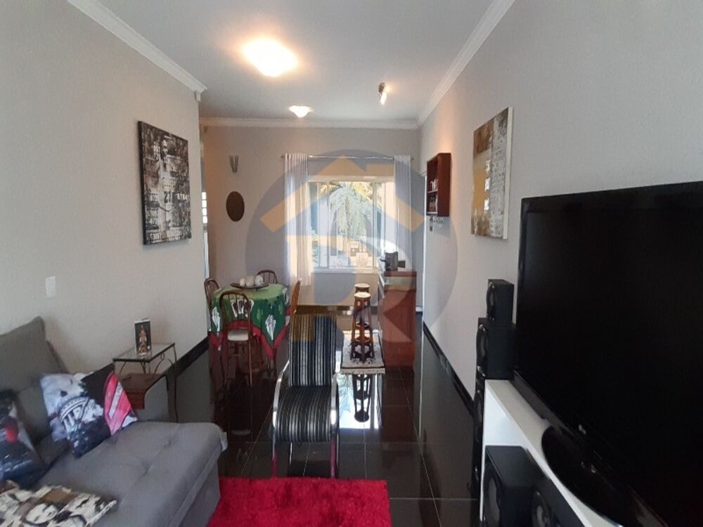 Casa à venda com 3 quartos, 1000m² - Foto 1