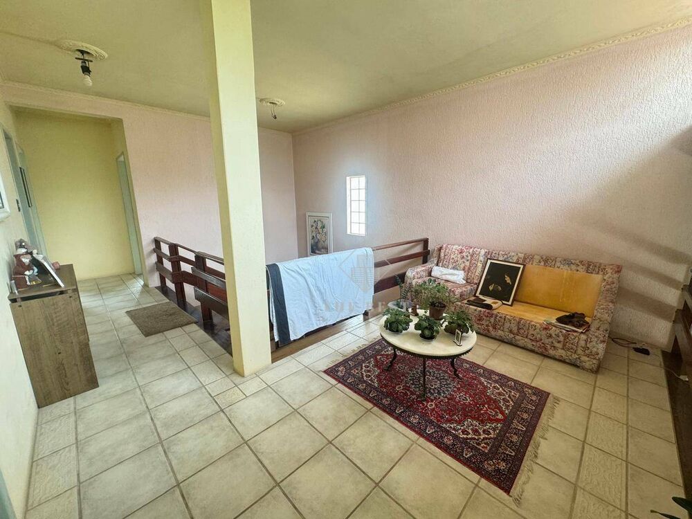 Casa, 4 quartos, 213 m² - Foto 1
