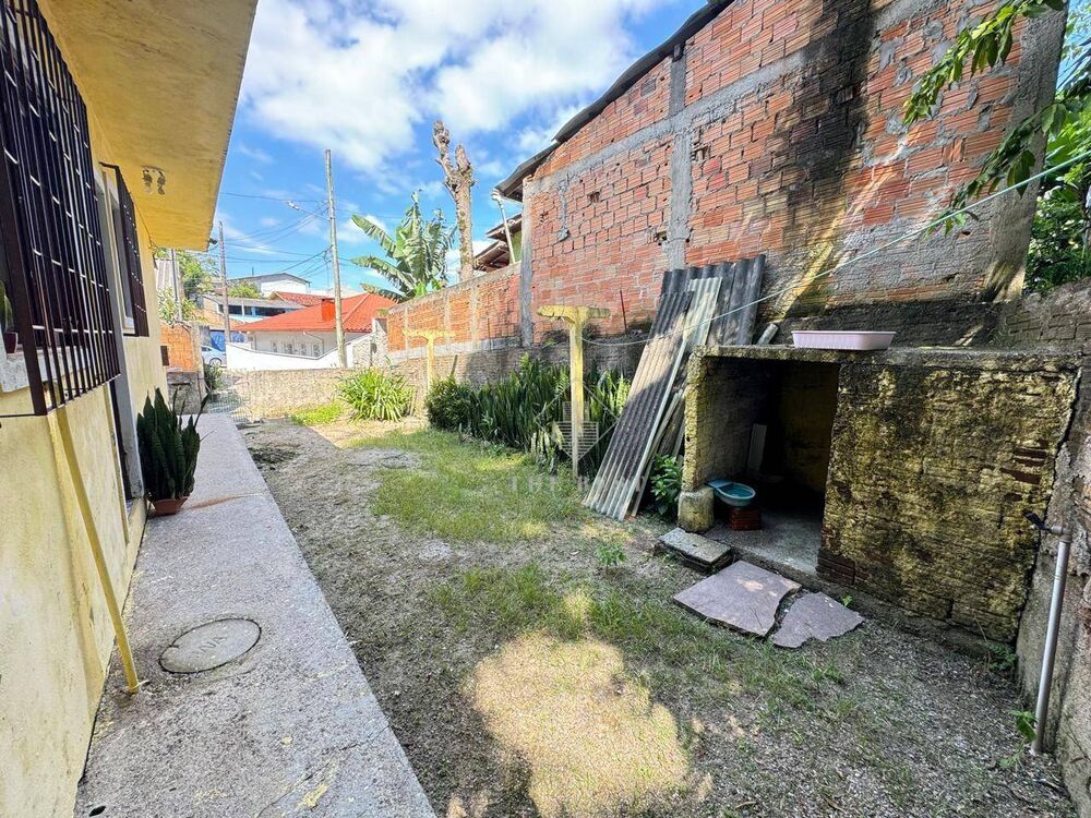 Casa à venda com 2 quartos, 79m² - Foto 8