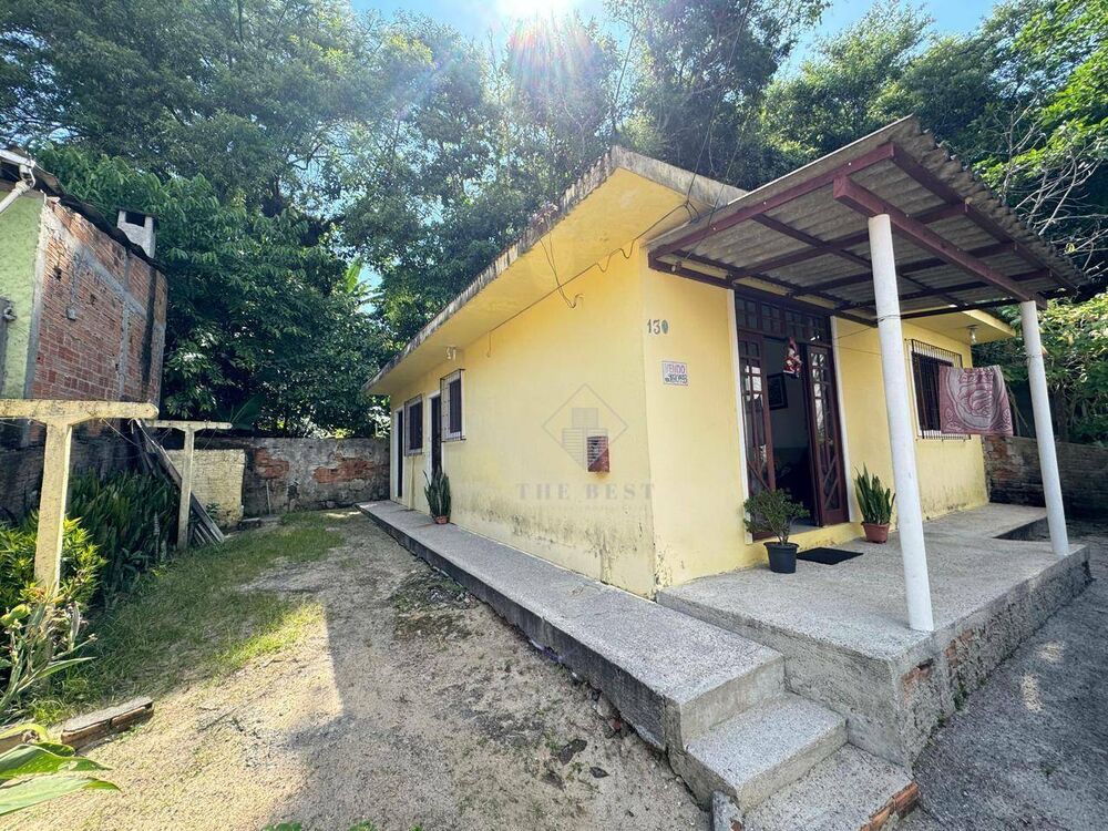 Casa à venda com 2 quartos, 79m² - Foto 1