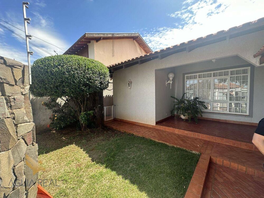 Casa, 4 quartos, 361 m² - Foto 1