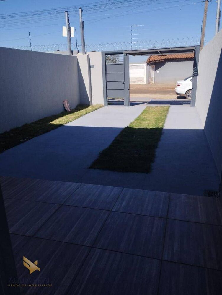 Casa à venda com 3 quartos, 79m² - Foto 2