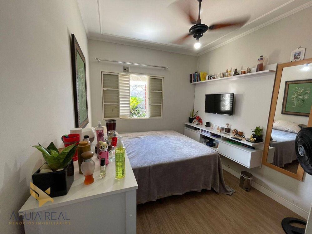 Casa à venda com 4 quartos, 230m² - Foto 6