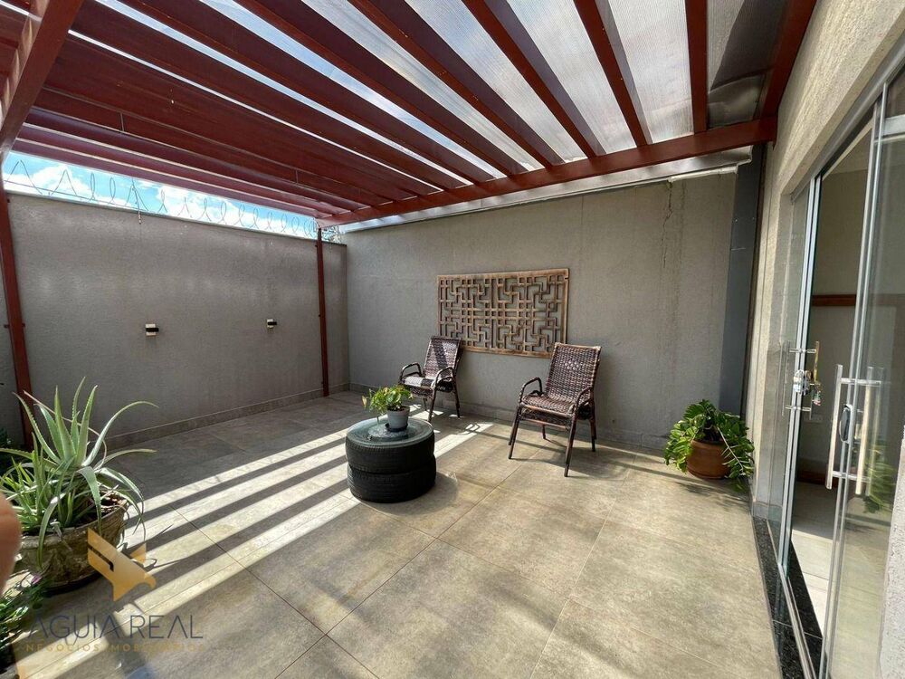 Casa à venda com 4 quartos, 230m² - Foto 7